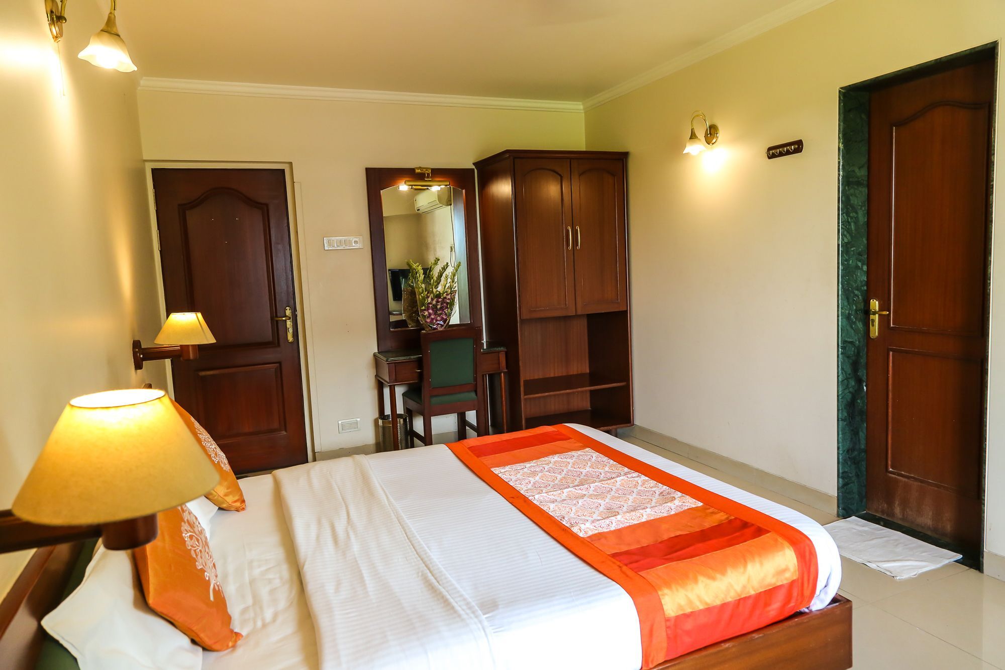 Hotel Lotus Pune Eksteriør billede