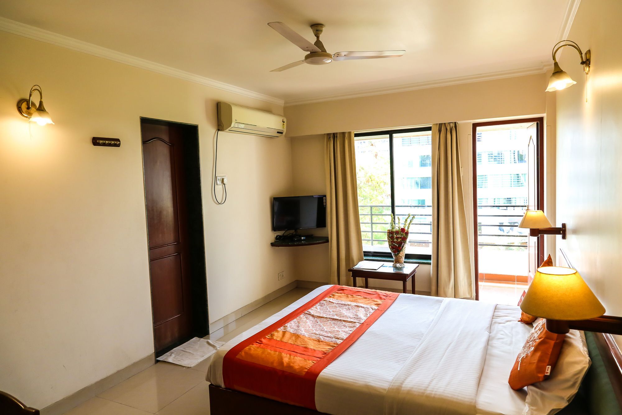Hotel Lotus Pune Eksteriør billede